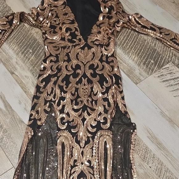 Fashion Nova Elegant Black and Gold Long Sleeve Dress